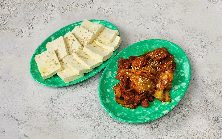 제육두부김치